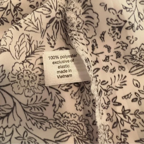 Lane Bryant Black and White Puff Sleeve Blouse  Size 22 - Picture 10 of 11